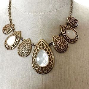 gold tone  link teardrop statement  Necklace